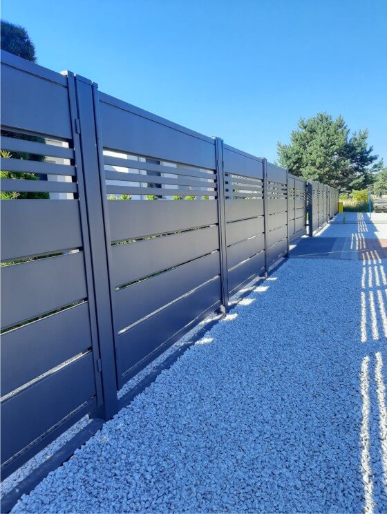 nowoczene ogrodzenia z paneli aluminiowych